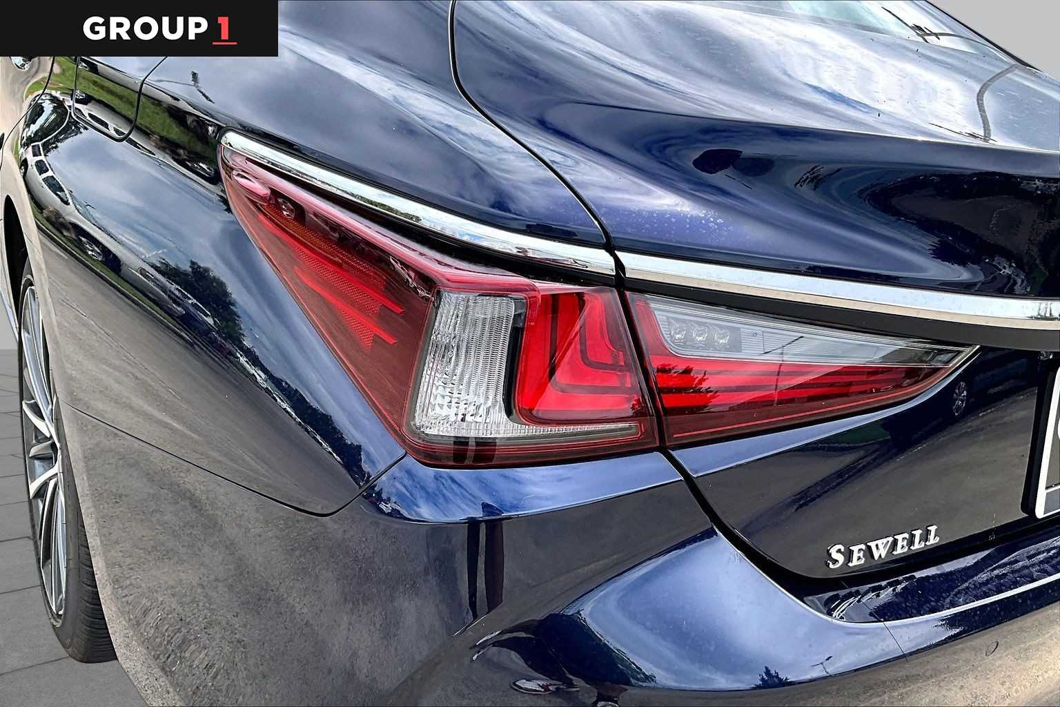2022 Lexus ES 350 photo 26 of 34
