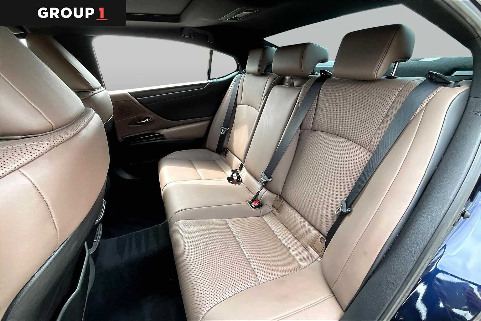 2022 Lexus ES 350 photo 18 of 34