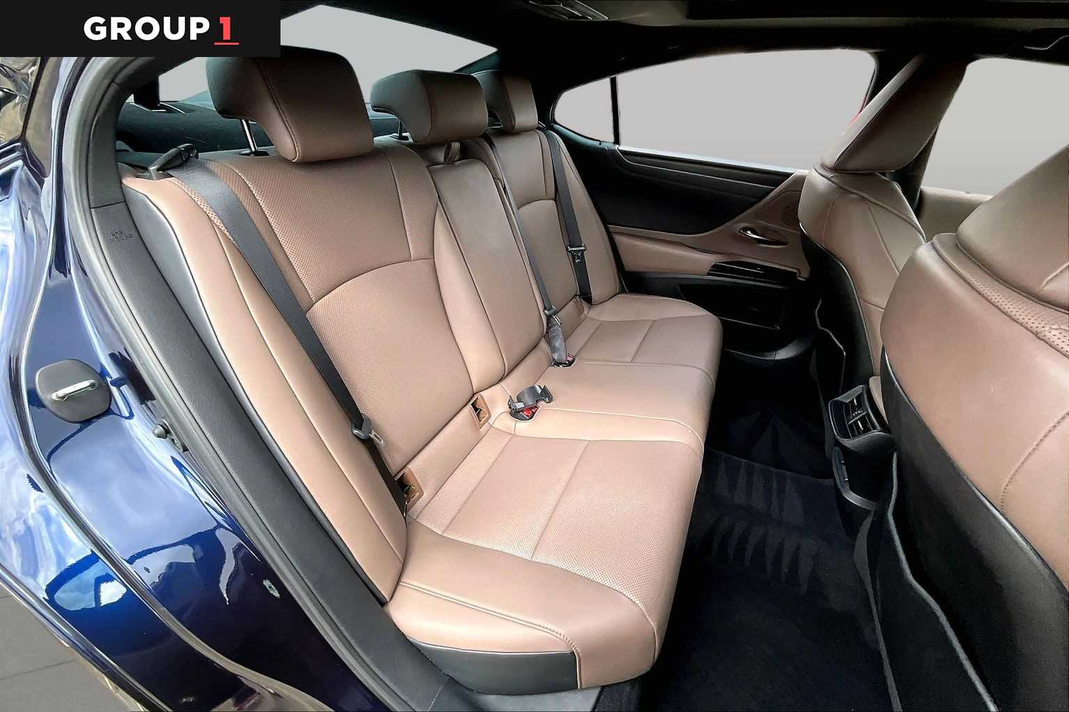 2022 Lexus ES 350 photo 17 of 34