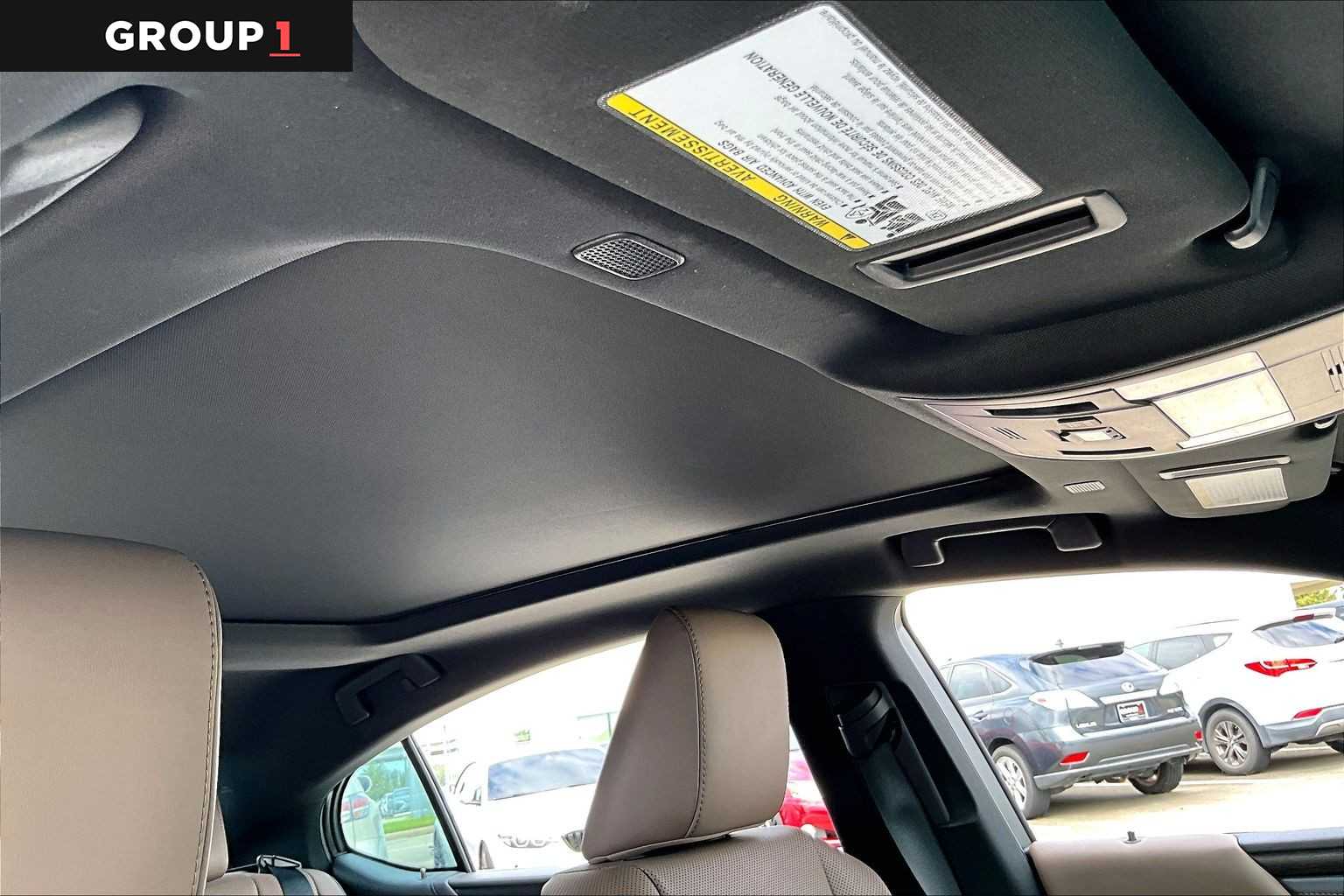 2022 Lexus ES 350 photo 12 of 34