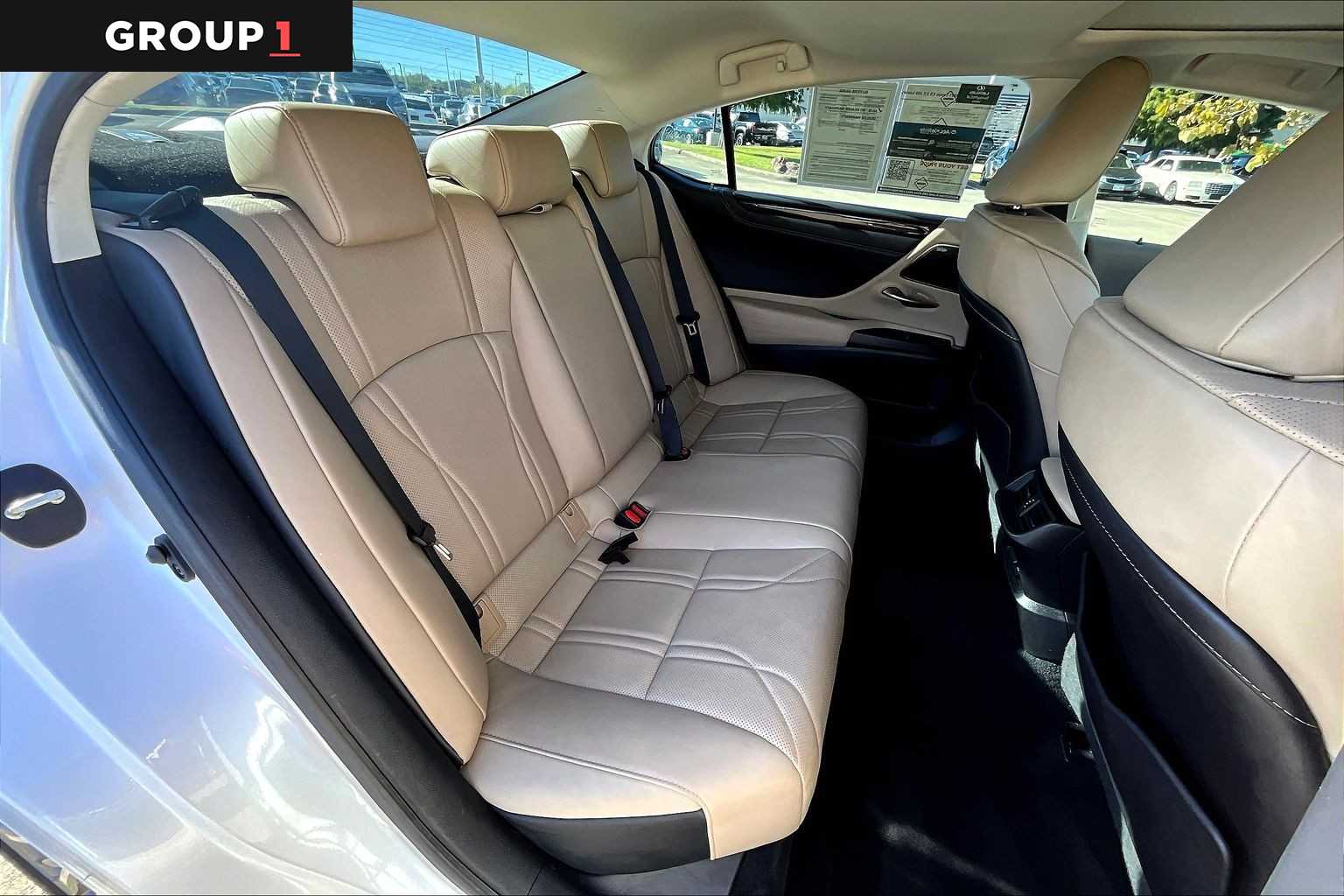 2021 Lexus ES Luxury  Eminent White Pearl at Sterling McCall Lexus of Clear Lake