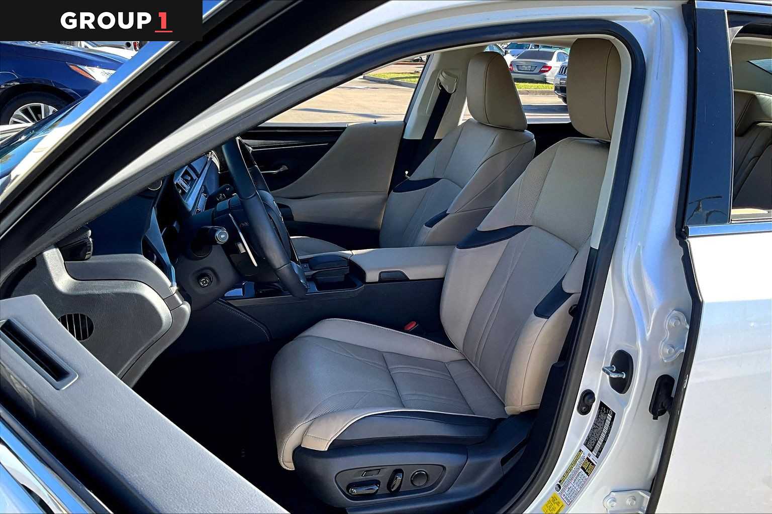 2021 Lexus ES Luxury  Eminent White Pearl at Sterling McCall Lexus of Clear Lake