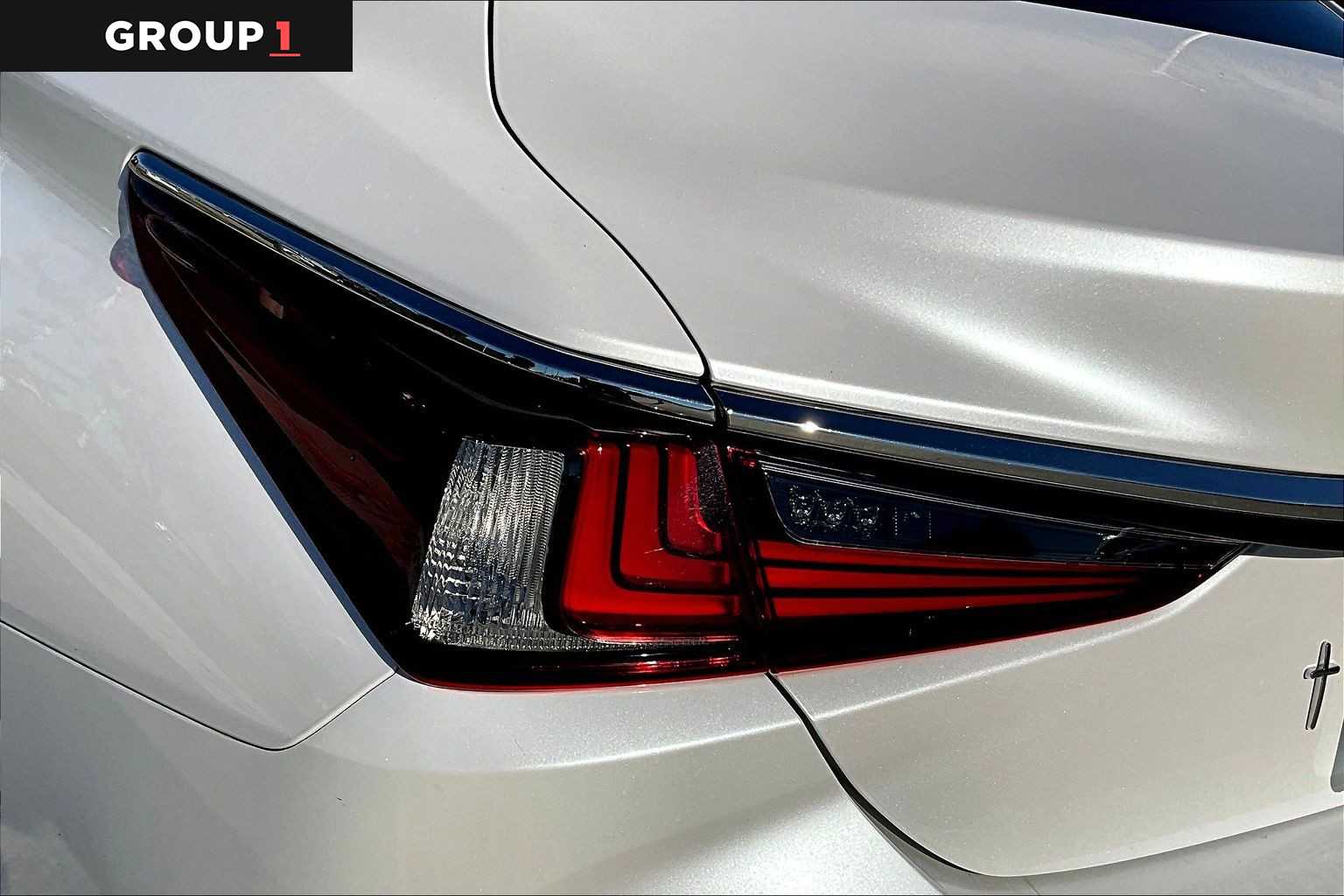 2021 Lexus ES Luxury  Eminent White Pearl at Sterling McCall Lexus of Clear Lake