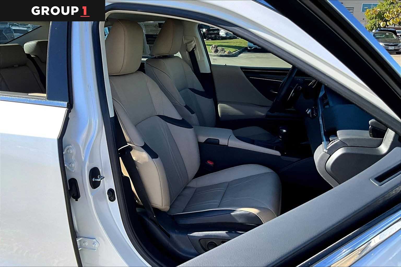 2021 Lexus ES Luxury  Eminent White Pearl at Sterling McCall Lexus of Clear Lake