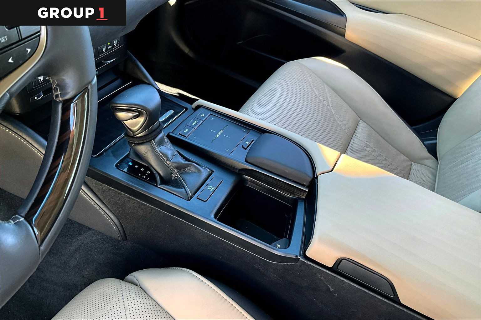 2021 Lexus ES Luxury  Eminent White Pearl at Sterling McCall Lexus of Clear Lake