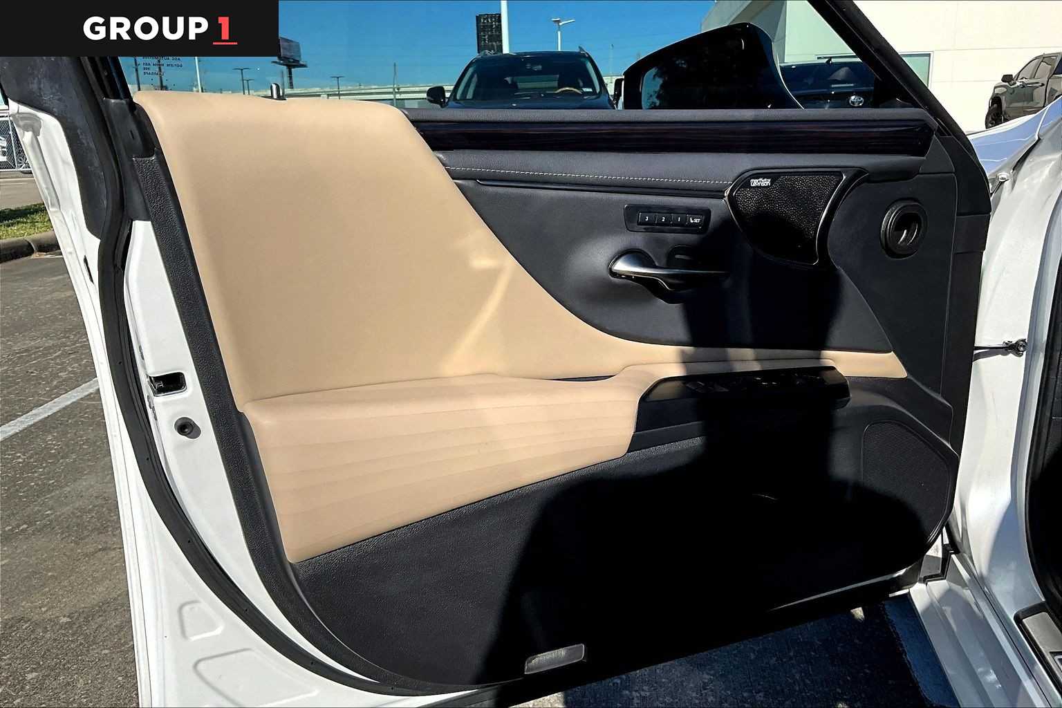 2021 Lexus ES Luxury  Eminent White Pearl at Sterling McCall Lexus of Clear Lake