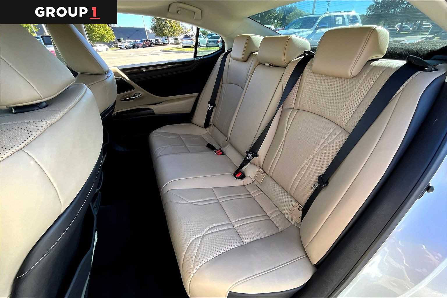 2021 Lexus ES Luxury  Eminent White Pearl at Sterling McCall Lexus of Clear Lake