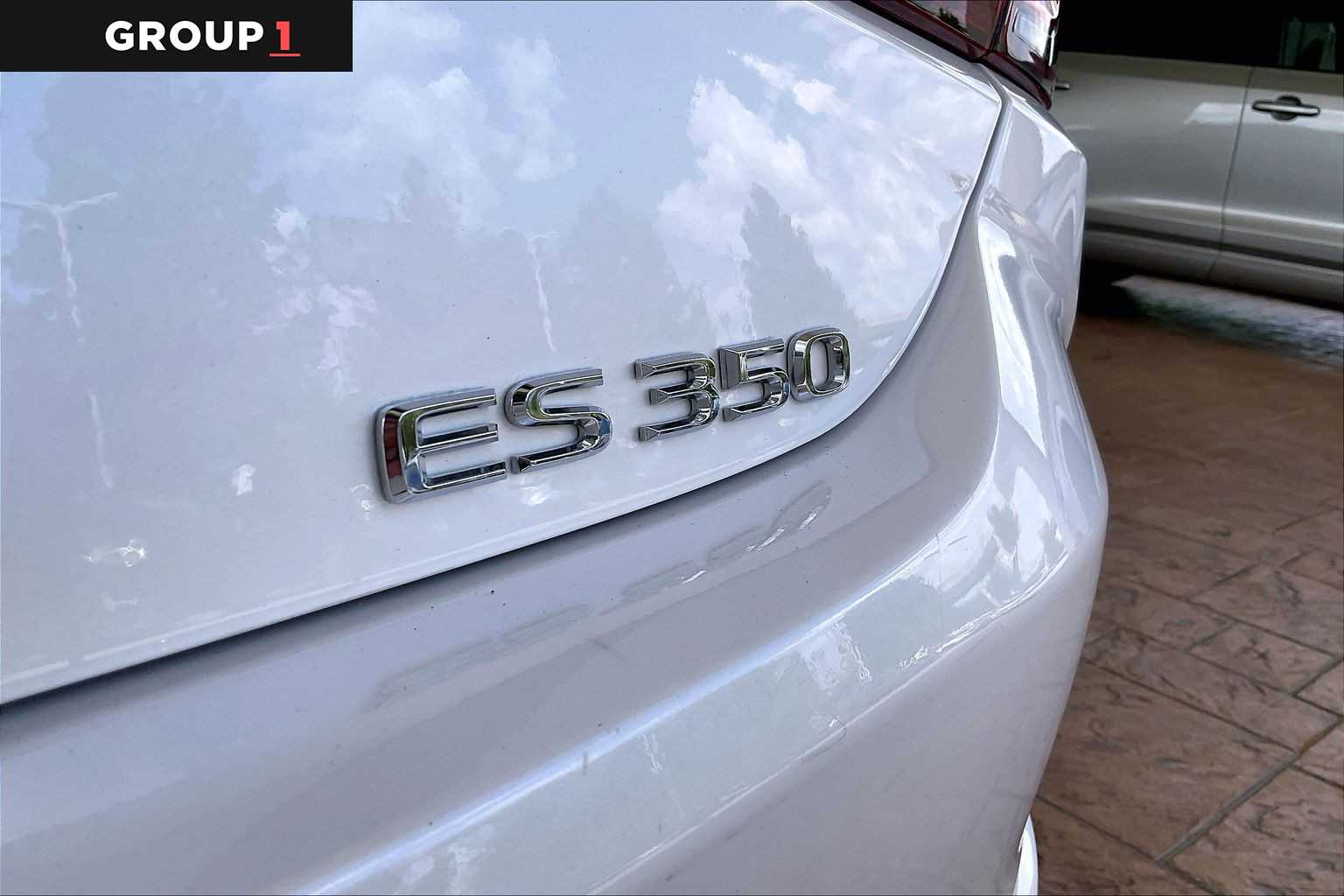 2024 Lexus ES 350 Luxury  Eminent White Pearl at Lexus of Clear Lake
