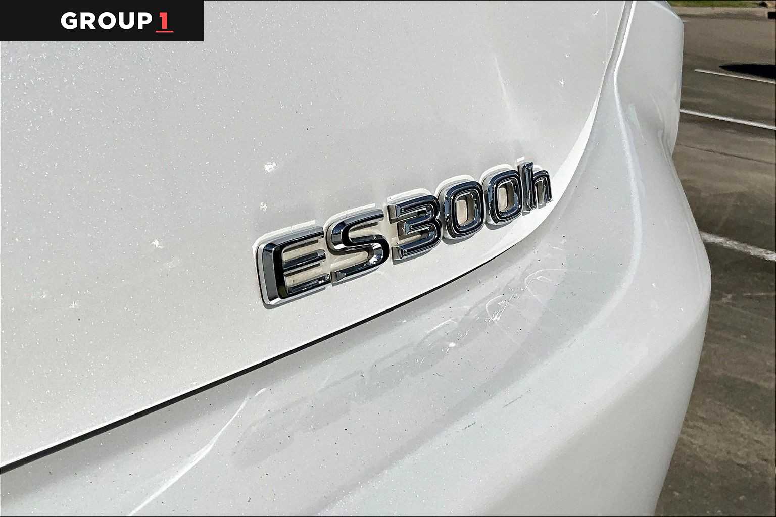 2021 Lexus ES Ultra Luxury  Eminent White Pearl at Sterling McCall Lexus of Clear Lake