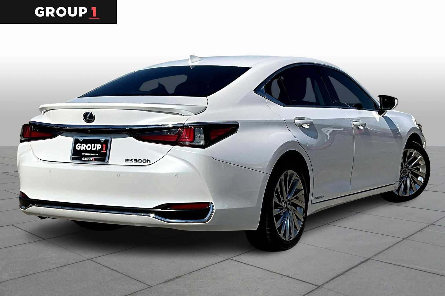 2021 Lexus ES Ultra Luxury  Eminent White Pearl at Sterling McCall Lexus of Clear Lake