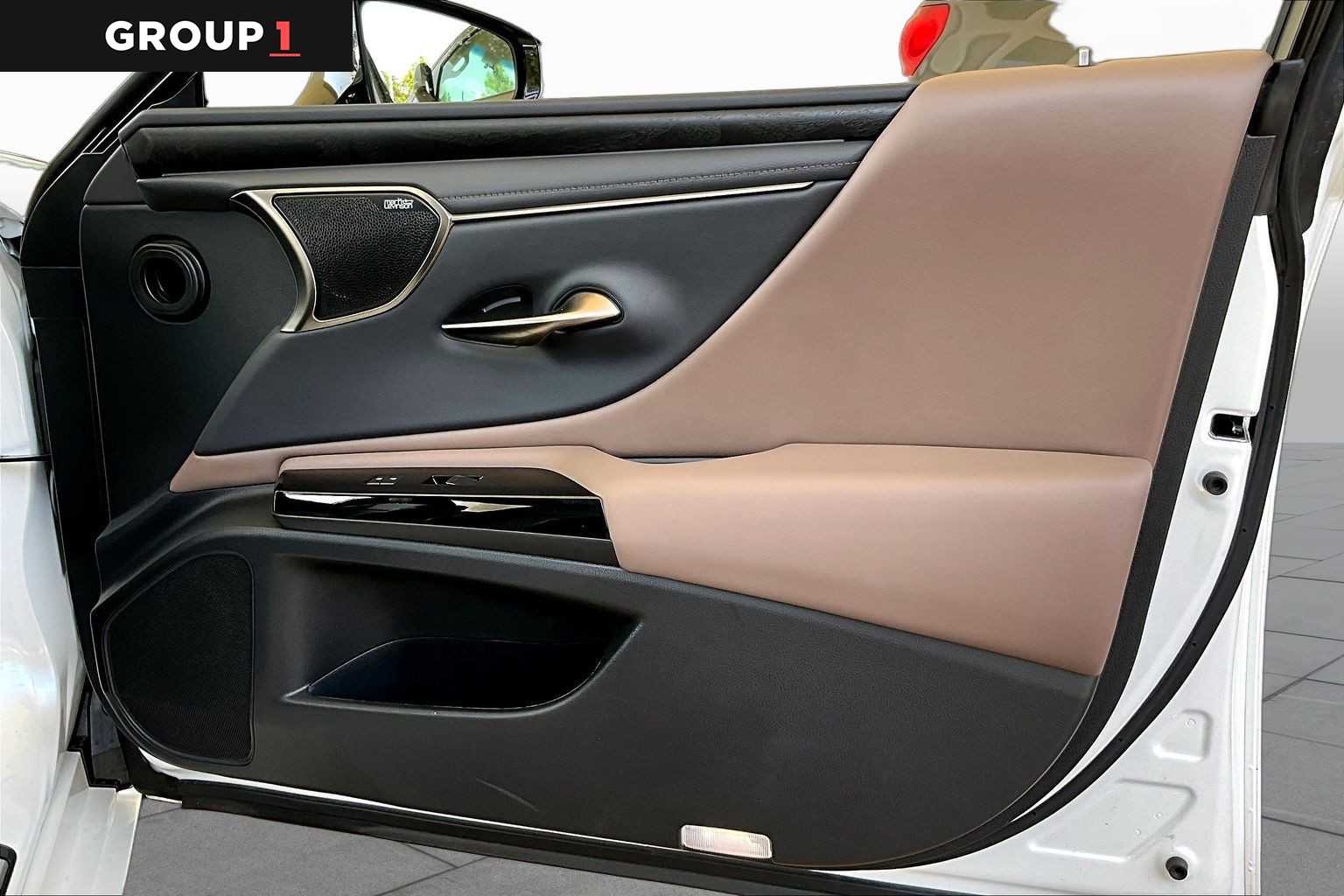 2024 Lexus ES 300h Ultra Luxury  Eminent White Pearl at Lexus Southwest Houston