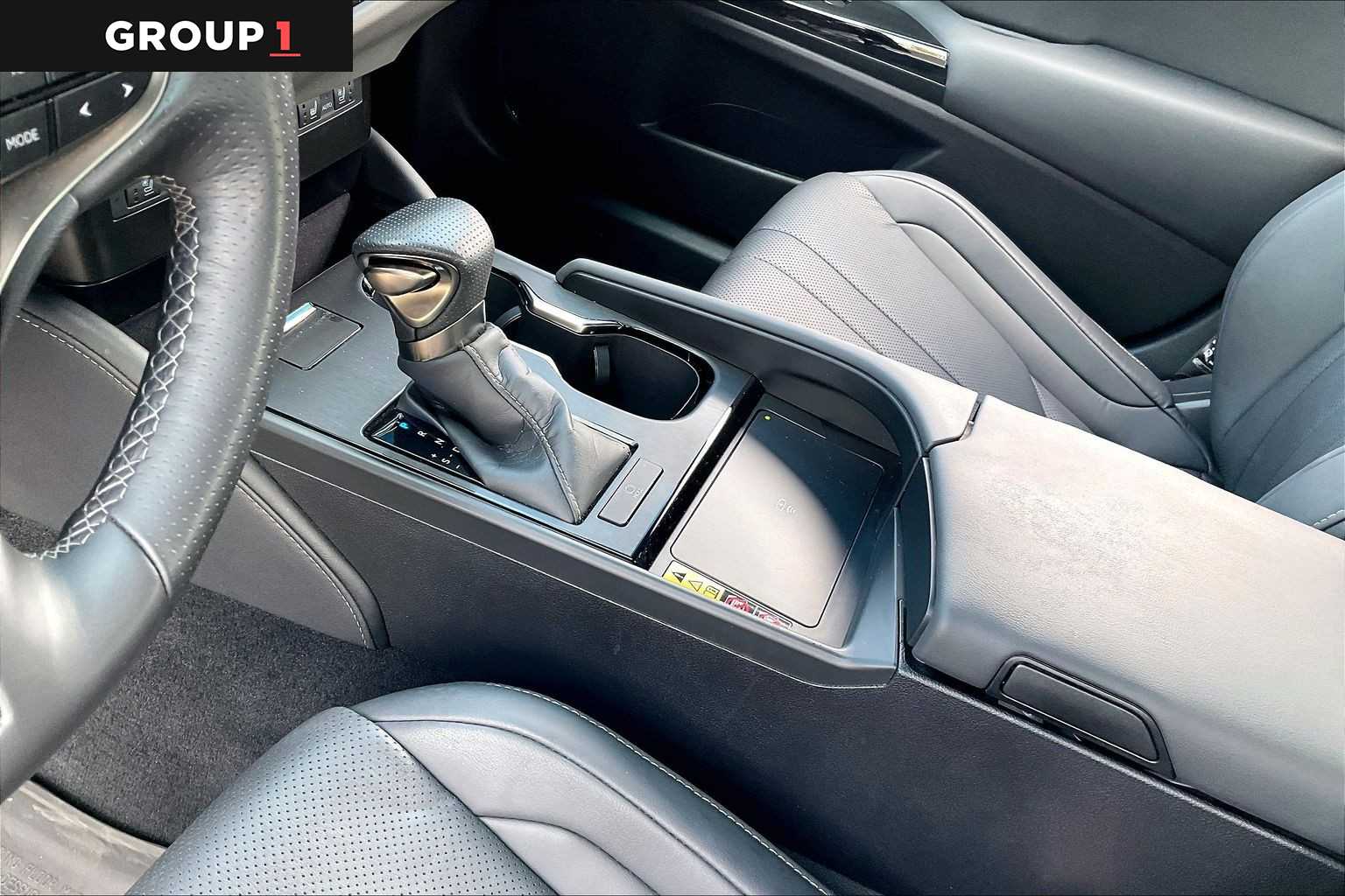 2024 Lexus ES 350 photo 15 of 35