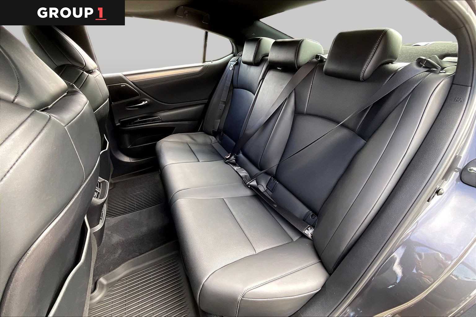 2024 Lexus ES 350 photo 19 of 35