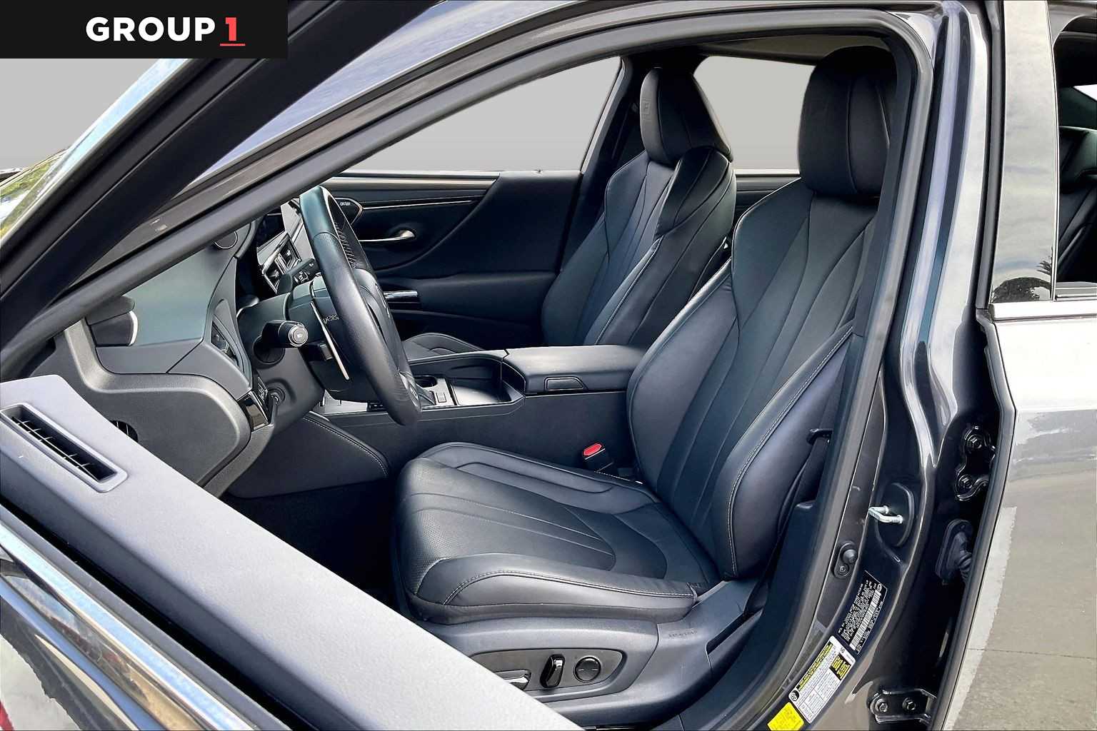 2024 Lexus ES 350 photo 7 of 35