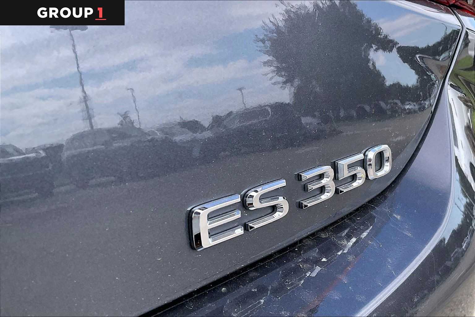 2024 Lexus ES 350 photo 29 of 35