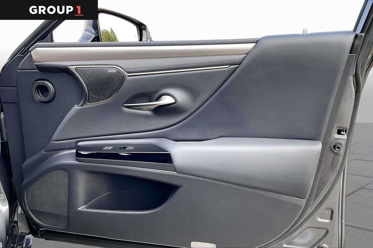2024 Lexus ES 350 photo 21 of 35