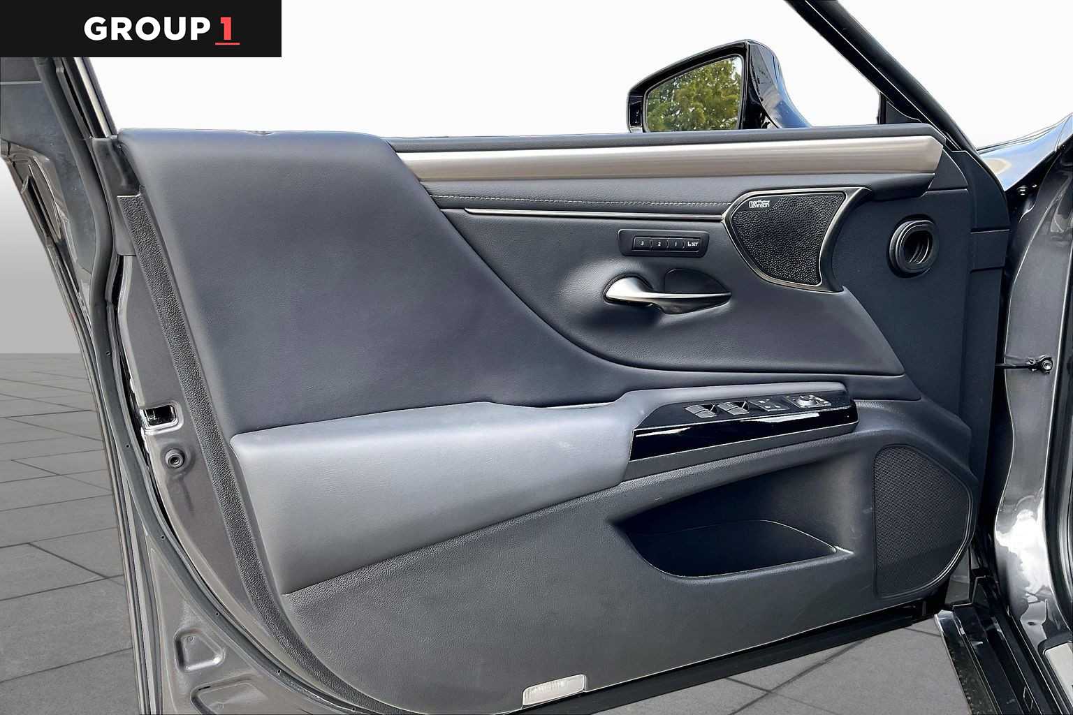 2024 Lexus ES 350 photo 20 of 35