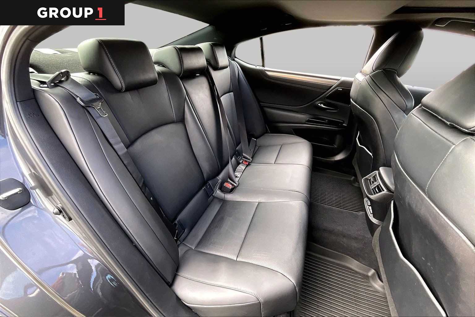 2024 Lexus ES 350 photo 18 of 35
