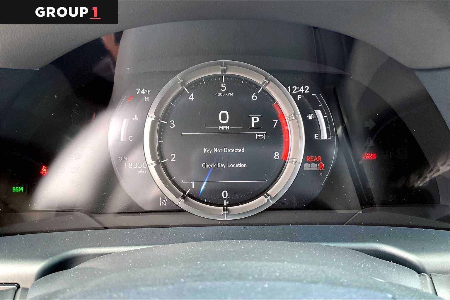 2024 Lexus ES 350 photo 24 of 35