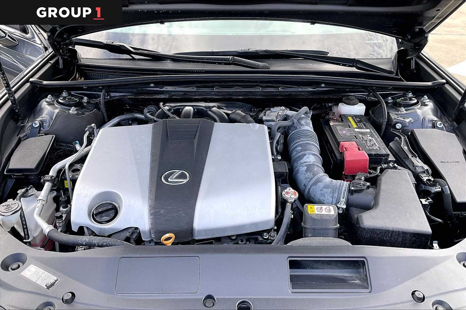 2024 Lexus ES 350 photo 30 of 35