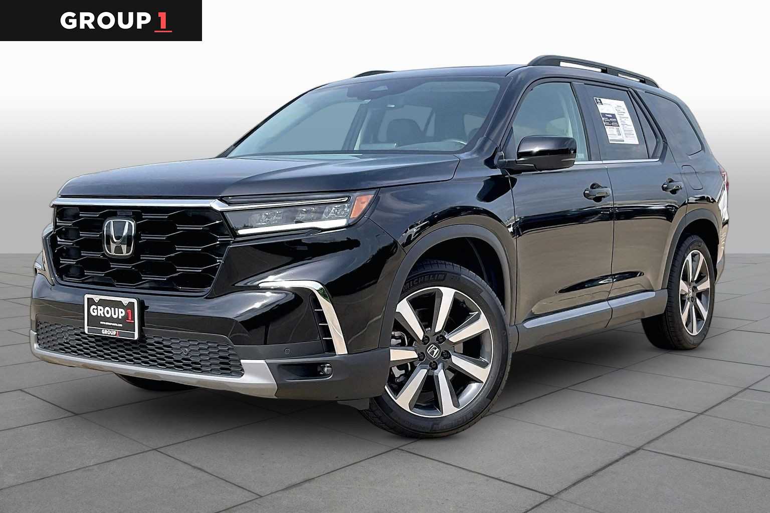 2023 Honda Pilot Touring Crystal Black Pearl at AutoNation USA Katy