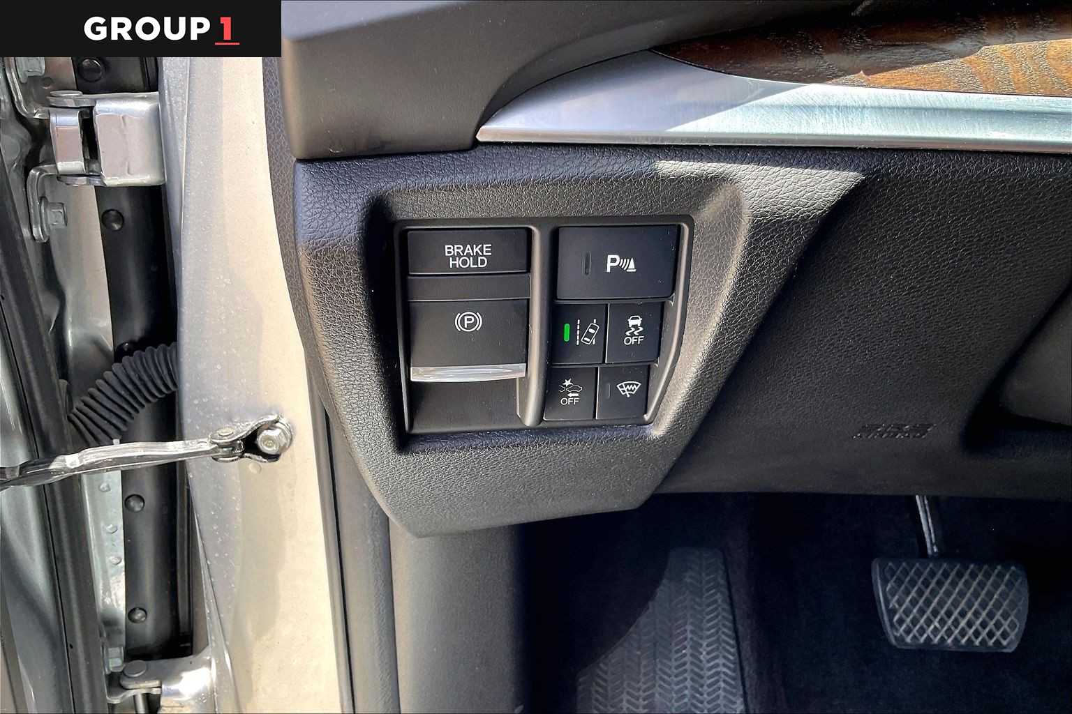 2018 Acura MDX w/Advance/Entertainment Pkg Lunar Silver Metallic at AutoNation USA Houston