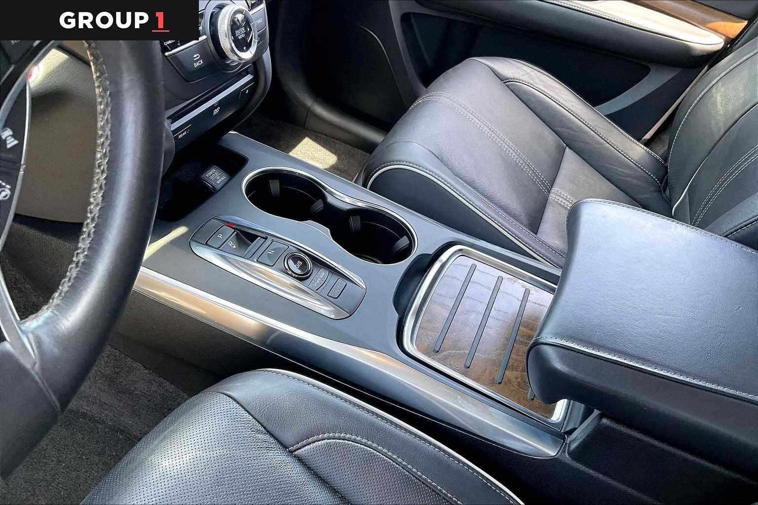 2018 Acura MDX w/Advance/Entertainment Pkg Lunar Silver Metallic at AutoNation USA Houston