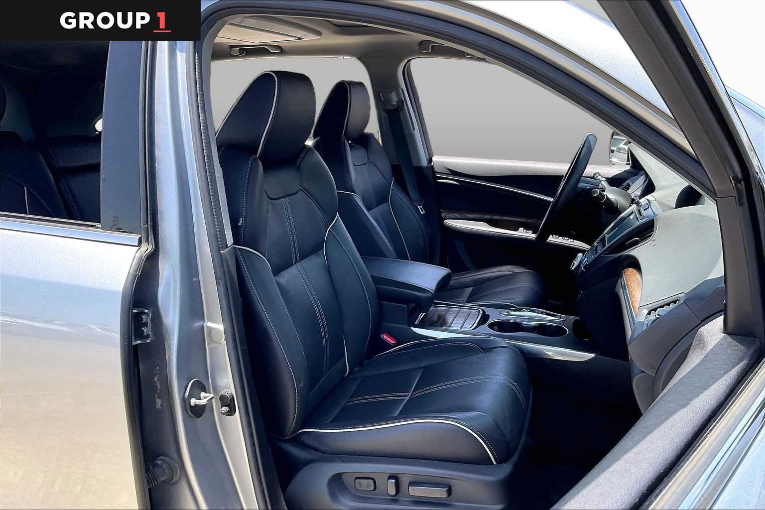 2018 Acura MDX w/Advance/Entertainment Pkg Lunar Silver Metallic at AutoNation USA Houston