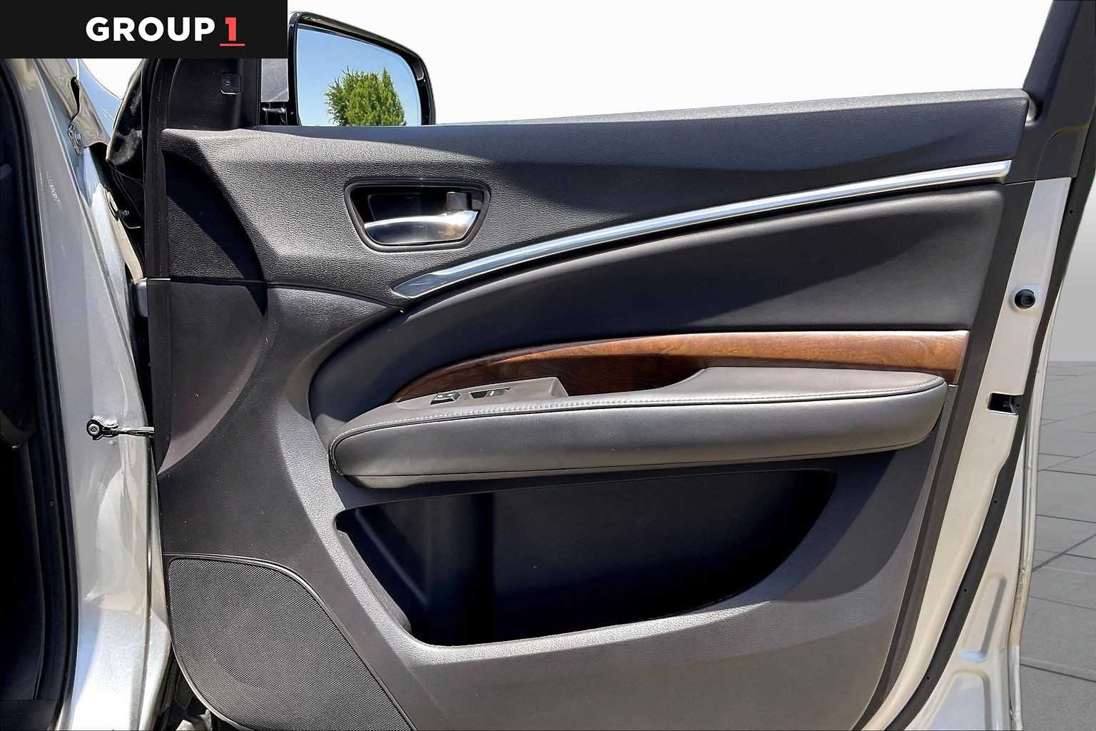 2018 Acura MDX w/Advance/Entertainment Pkg Lunar Silver Metallic at AutoNation USA Houston