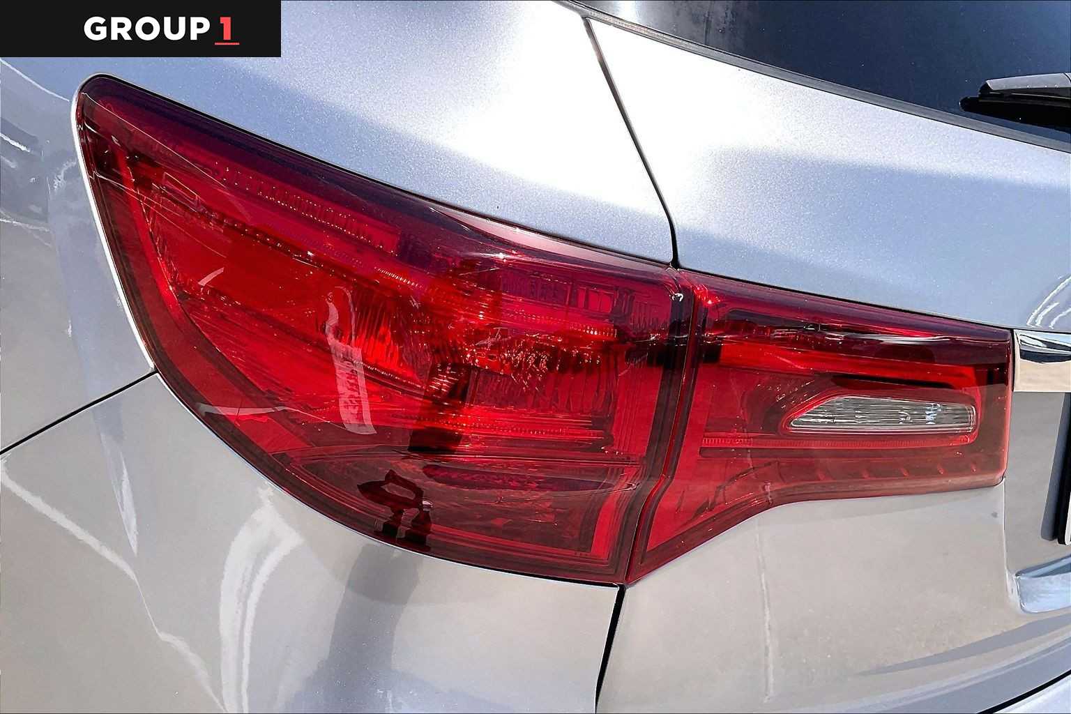 2018 Acura MDX w/Advance/Entertainment Pkg Lunar Silver Metallic at AutoNation USA Houston