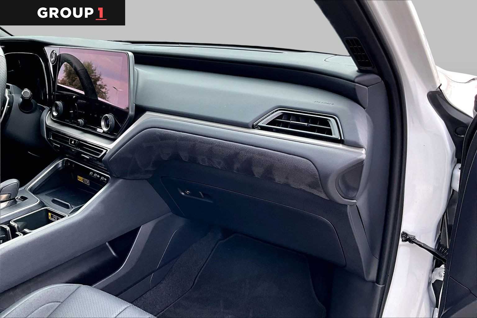 2026 Lexus TX 500h photo 17 of 35