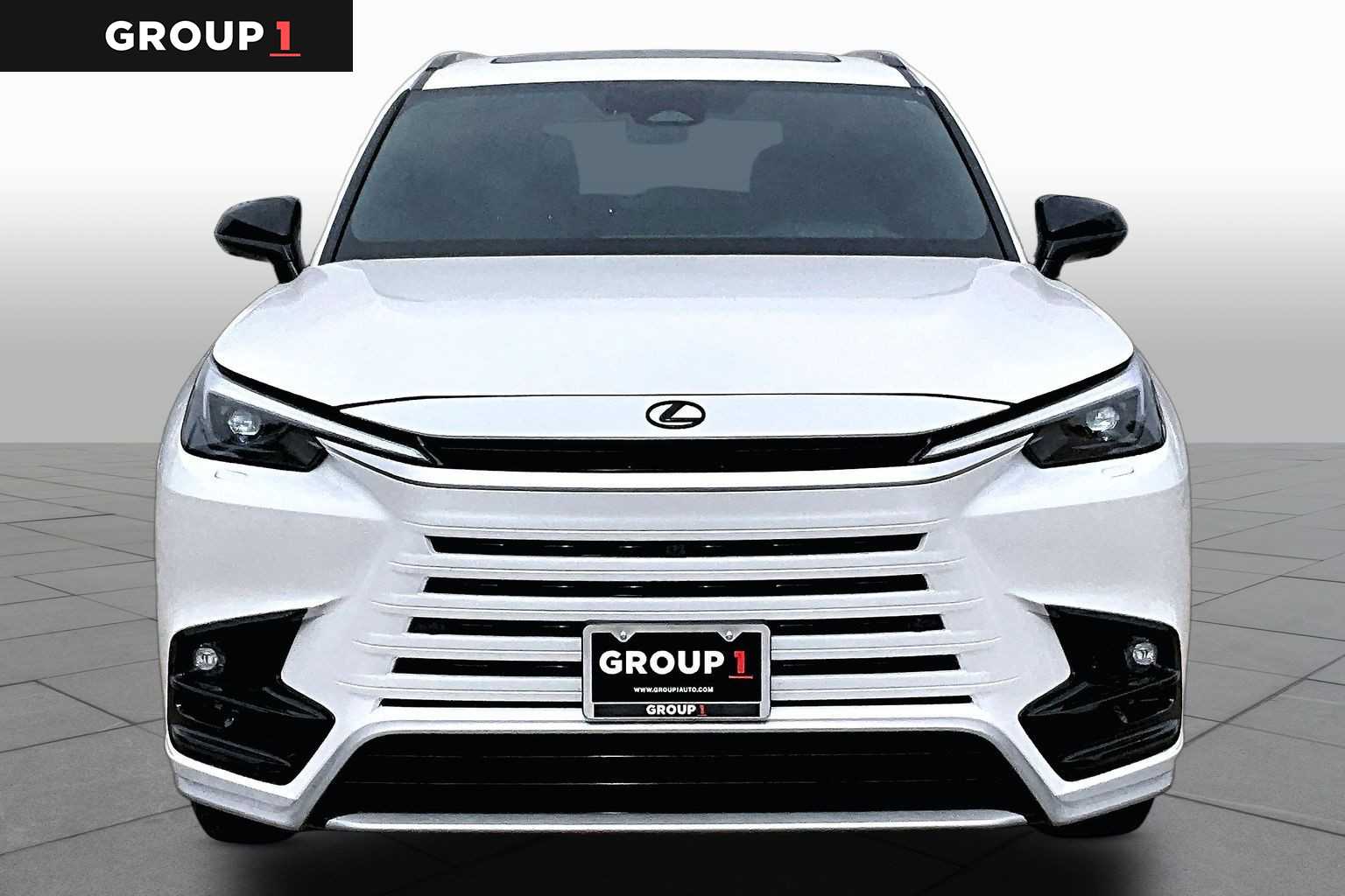 2026 Lexus TX 500h photo 4 of 35