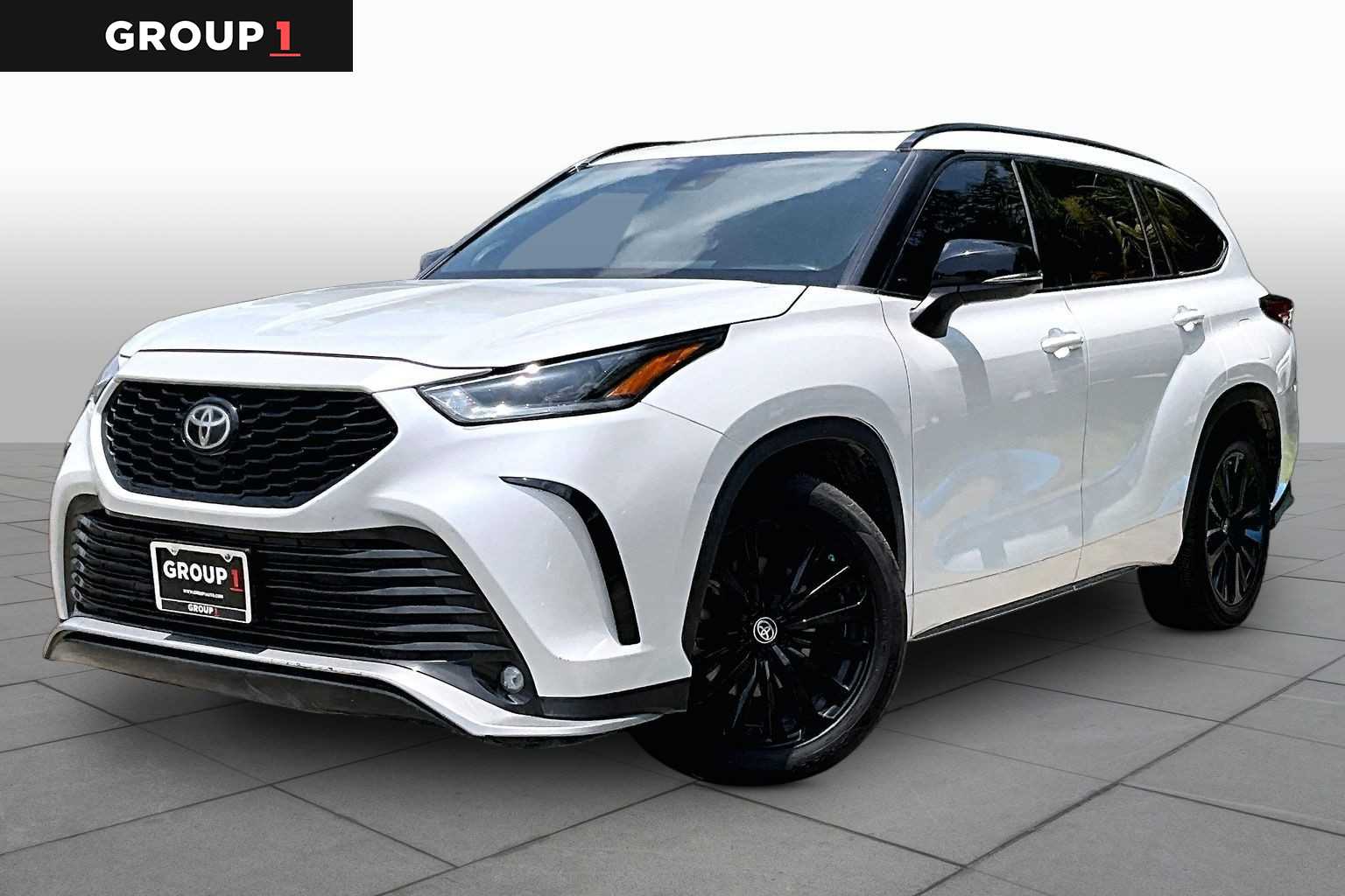 2023 Toyota Highlander XLE Wind Chill Pearl at Group 1 Toyota Southwest