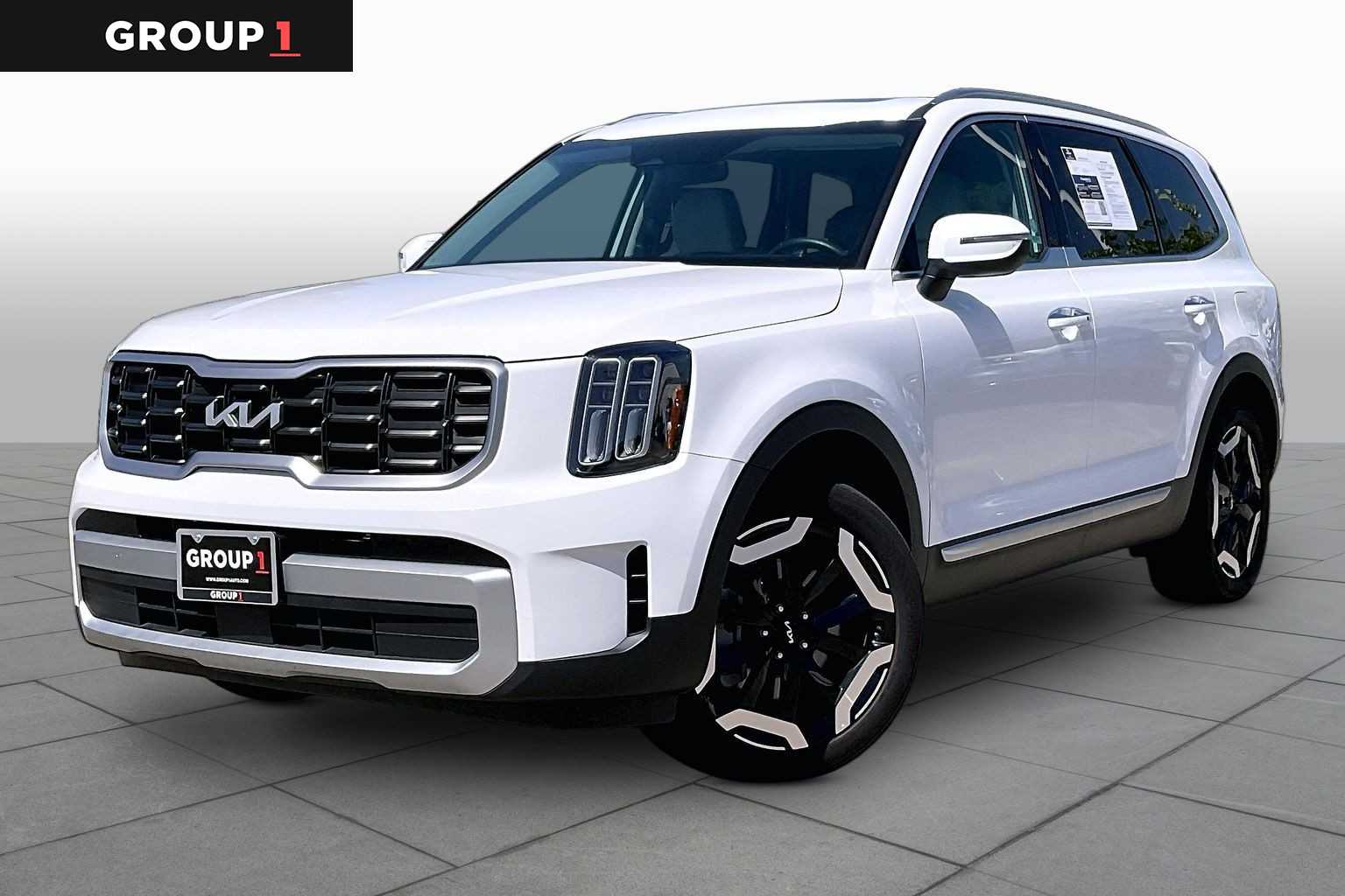 2025 Kia Telluride S Glacial White Pearl at Beck & Masten Kia