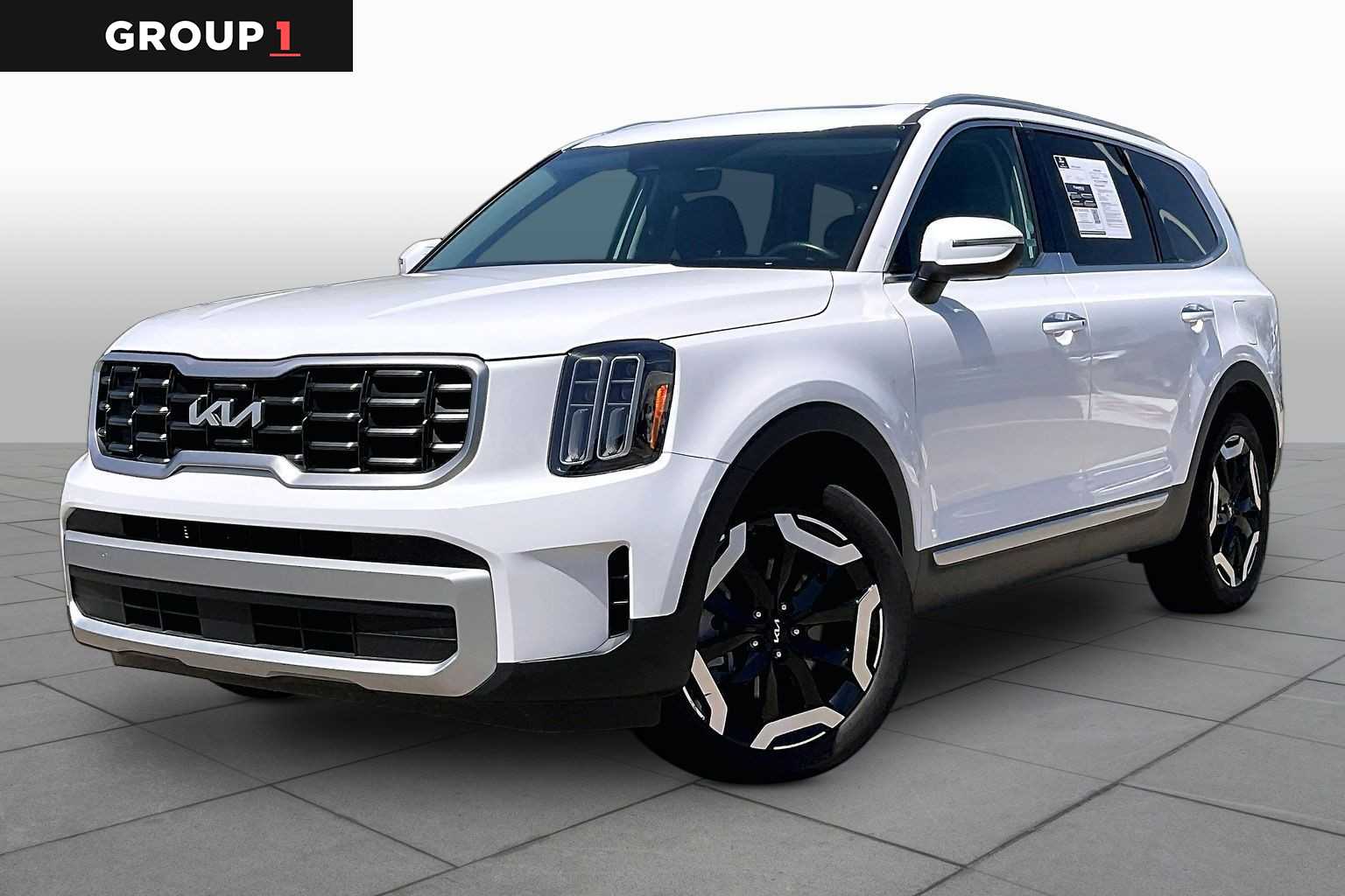 2025 Kia Telluride S Glacial White Pearl at Beck & Masten Kia