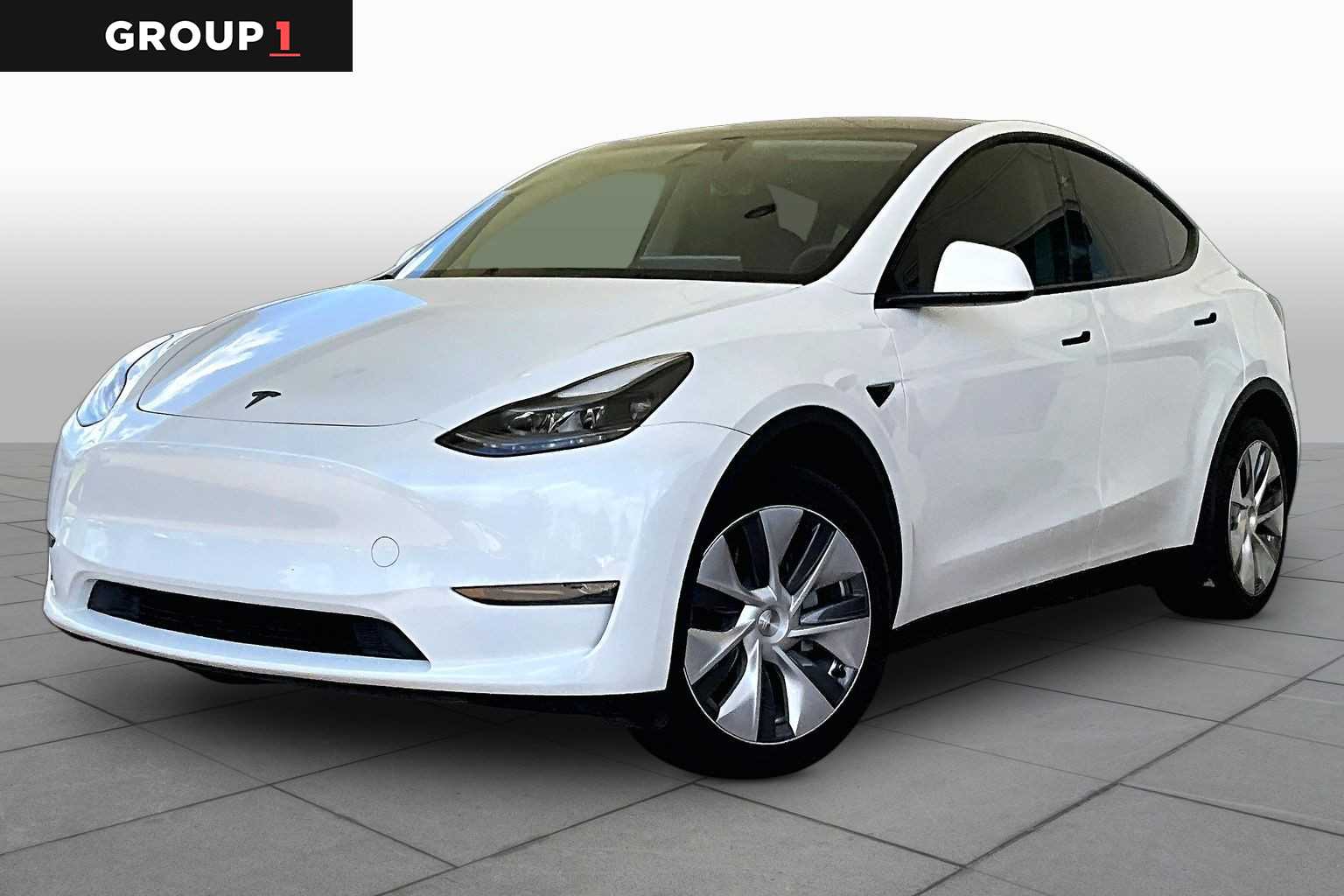 2024 Tesla Model Y Long Range - 0