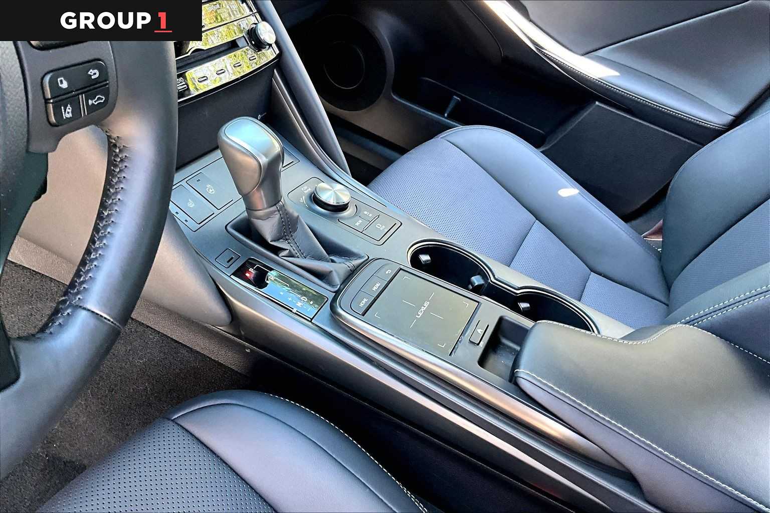 2025 Lexus IS 350 photo 15 of 33