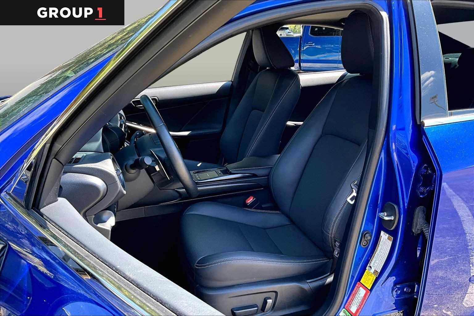 2025 Lexus IS 350 photo 8 of 33