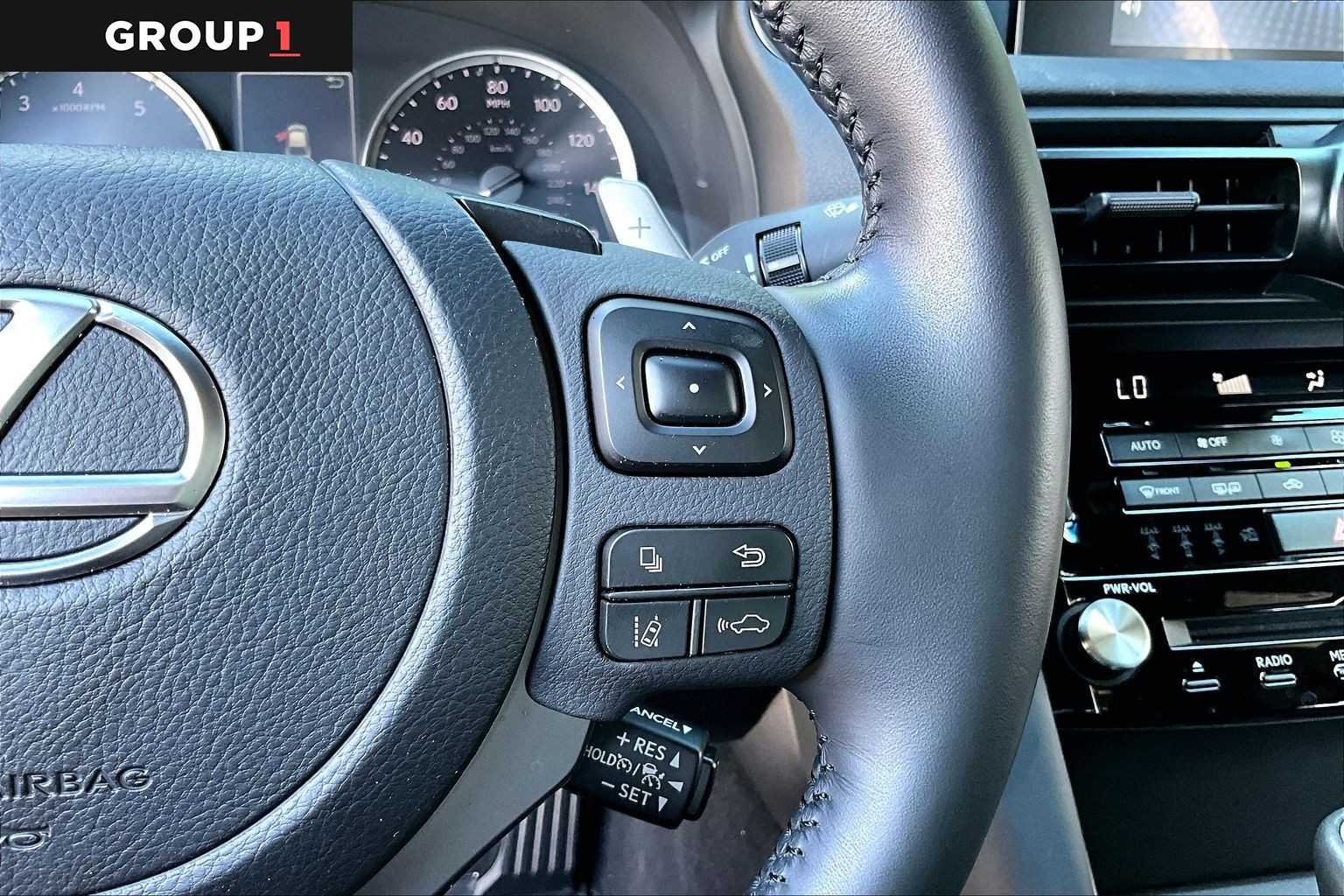 2025 Lexus IS 350 photo 21 of 33