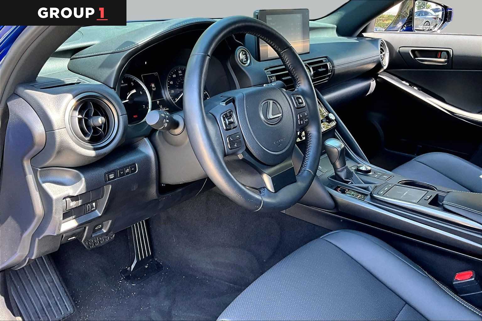 2025 Lexus IS 350 photo 16 of 33