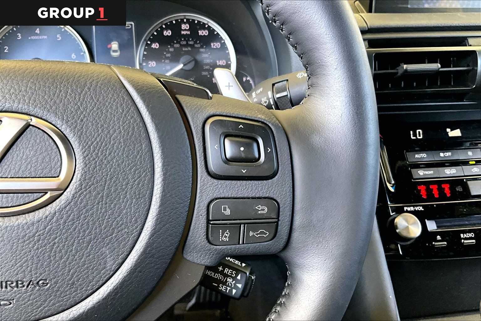 2025 Lexus IS 350 photo 22 of 34