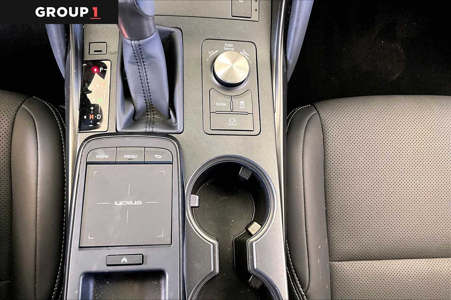 2025 Lexus IS 350 photo 33 of 34