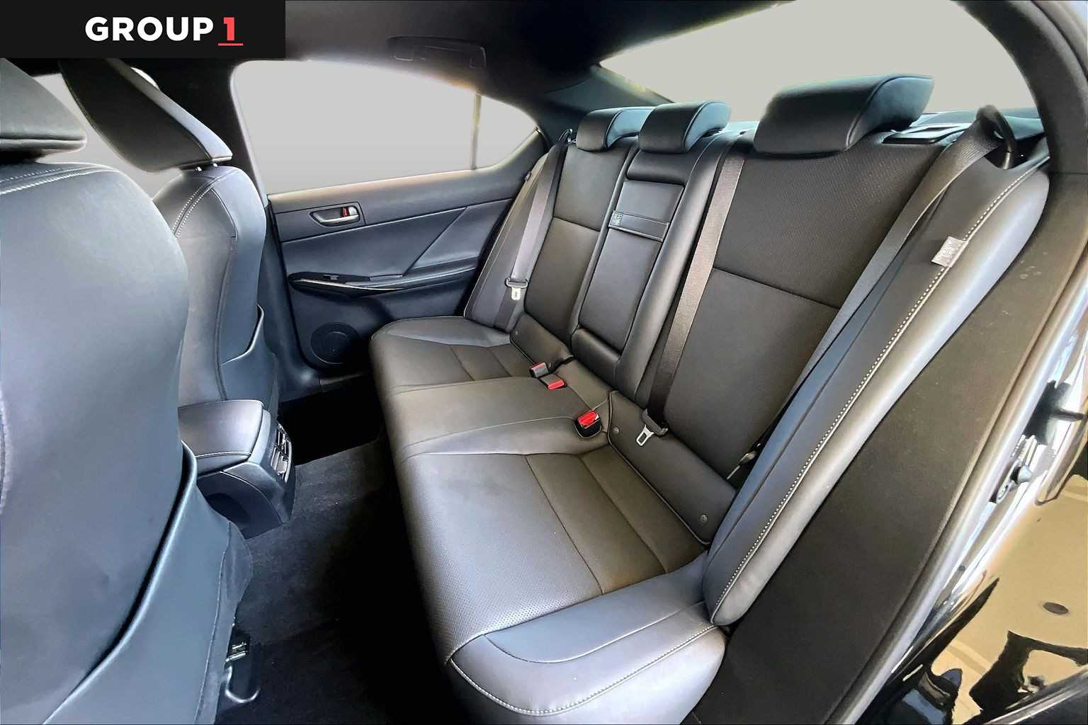 2025 Lexus IS 350 photo 18 of 34