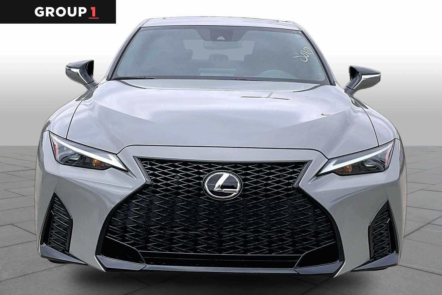 2025 Lexus IS 350 photo 4 of 35