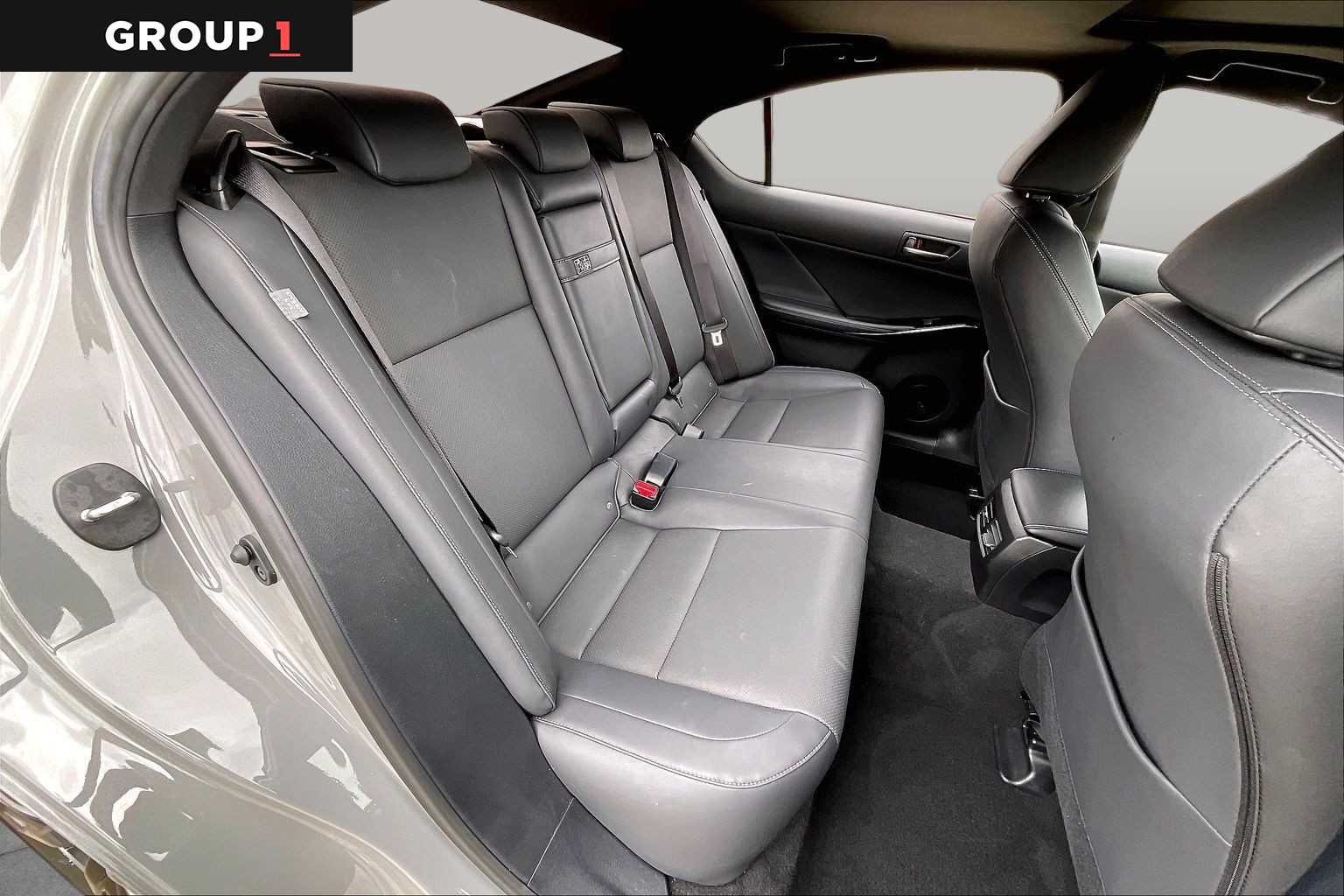 2025 Lexus IS 350 photo 18 of 35