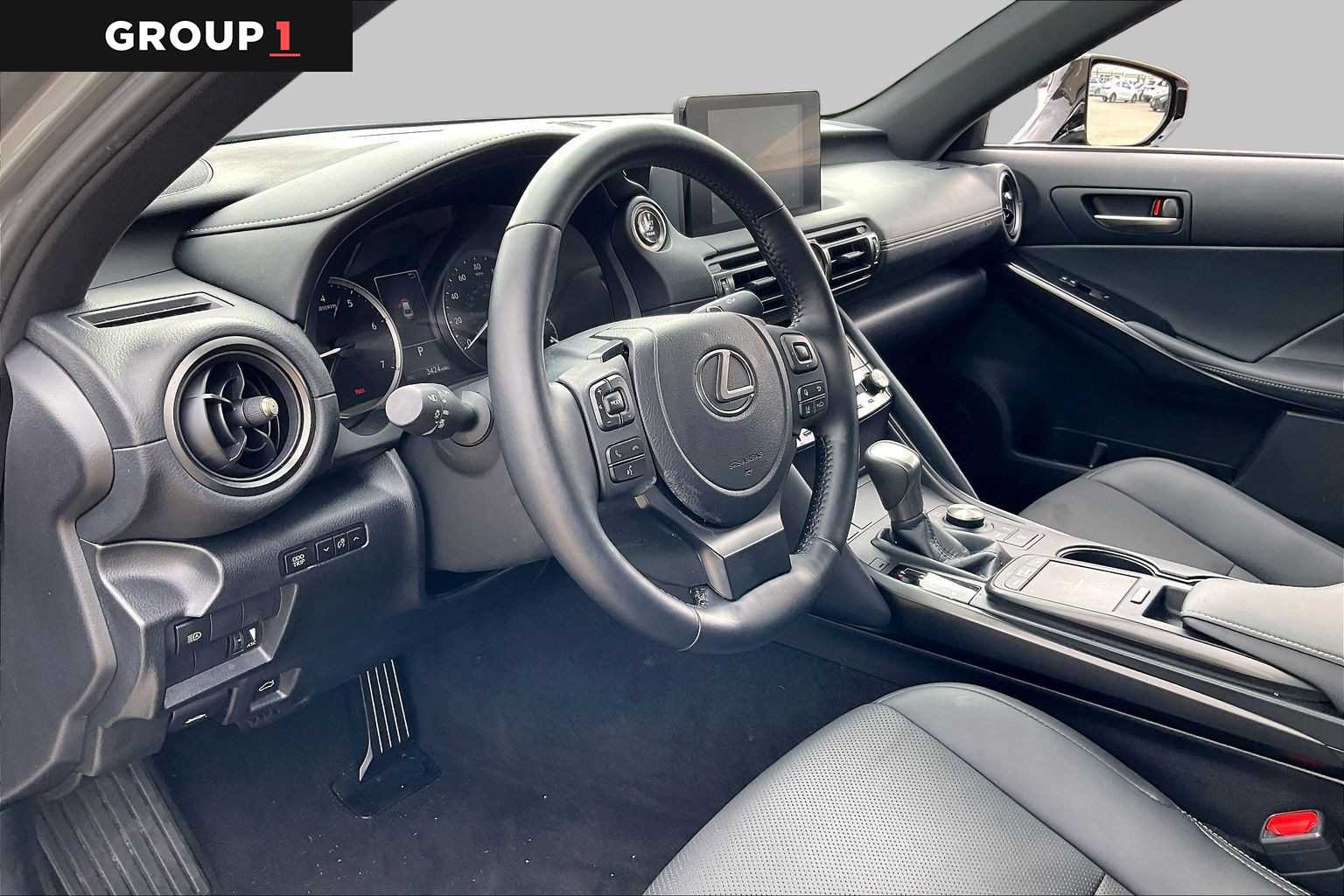 2025 Lexus IS 350 photo 16 of 35