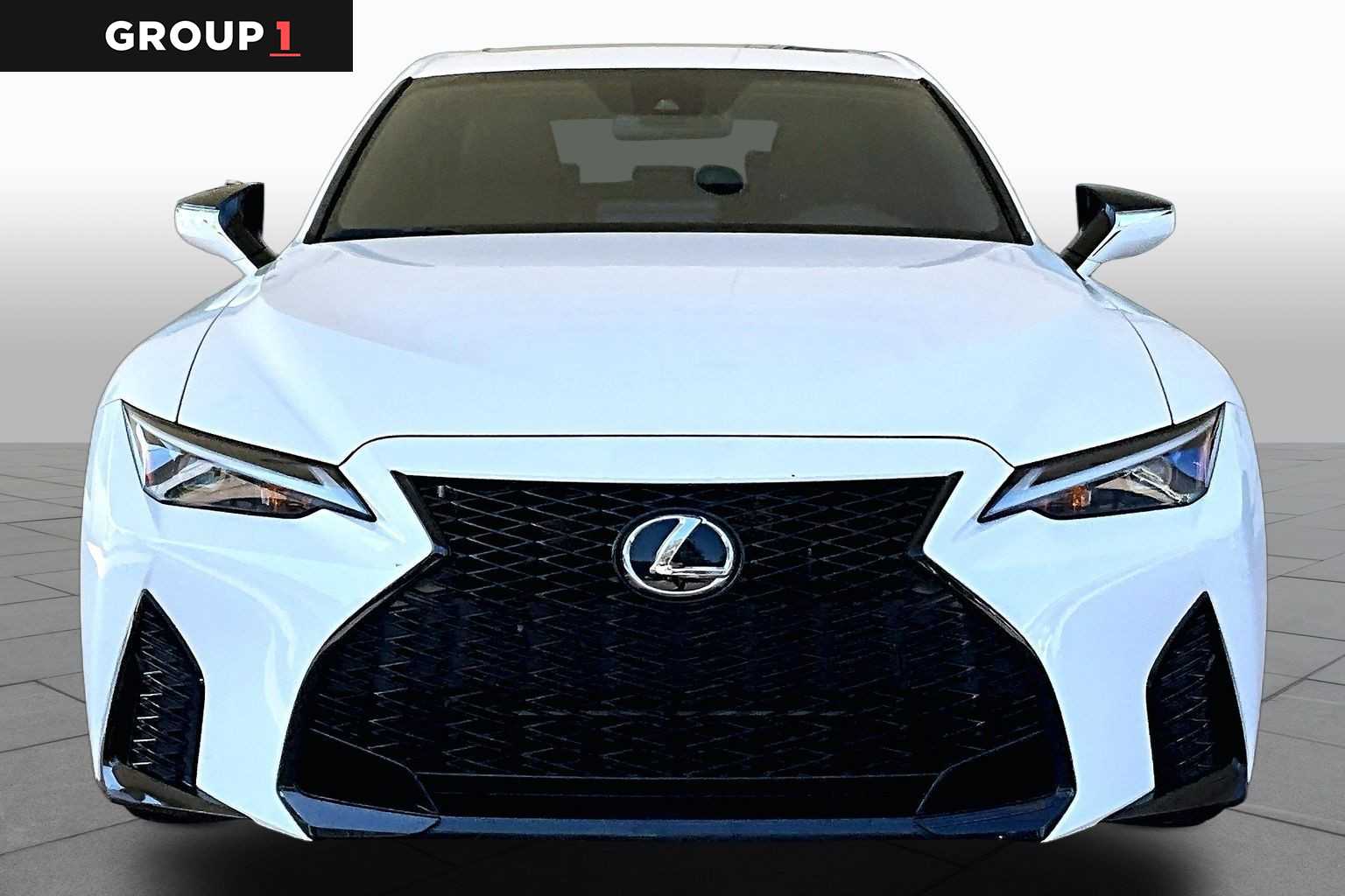 2025 Lexus IS 350 photo 4 of 35
