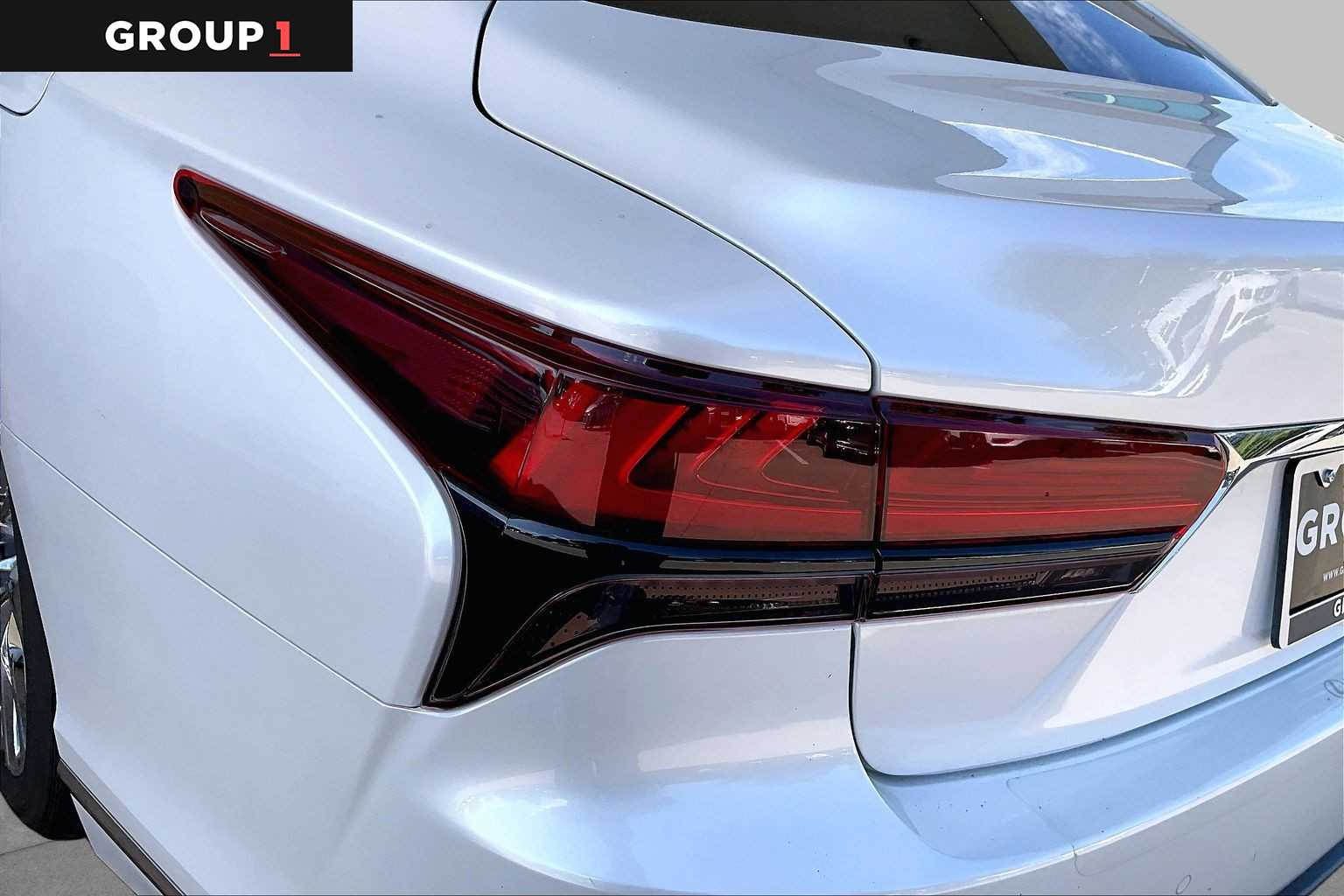 2022 Lexus LS 500 photo 26 of 34