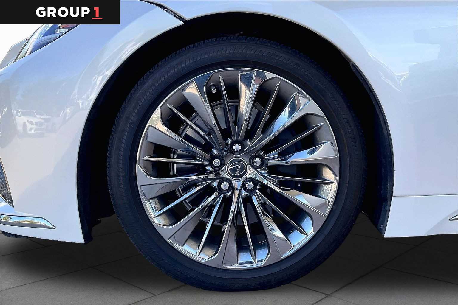 2022 Lexus LS 500 photo 9 of 34