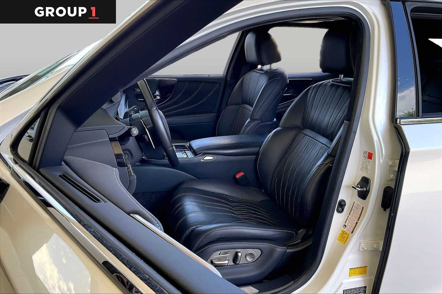 2022 Lexus LS 500 photo 7 of 34